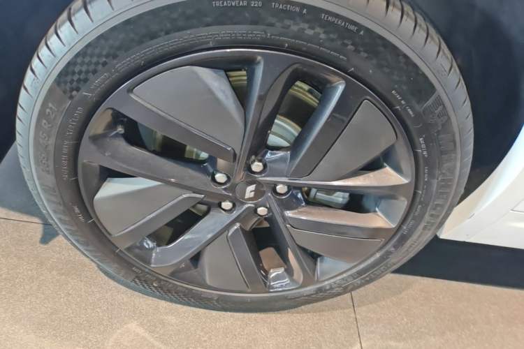 Used Li Auto L7 2023 Max model Right Rear Wheel Hub