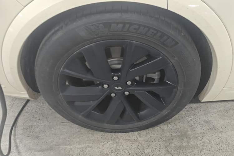 Used Li Auto L7 2023 Max model Right Rear Wheel Hub