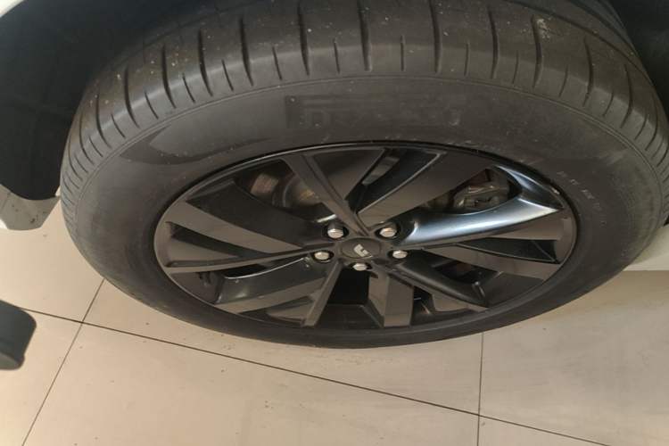 Used Li Auto L7 2023 Air model Right Rear Wheel Hub