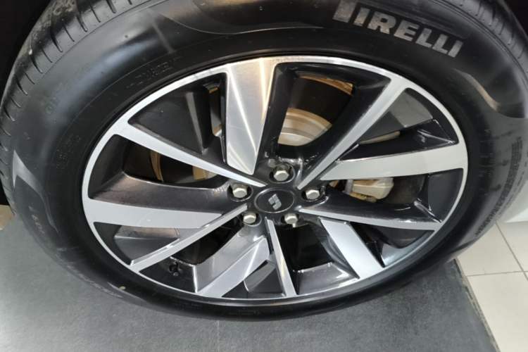 Used Li Auto L7 2023 Pro Model Right Rear Wheel Hub