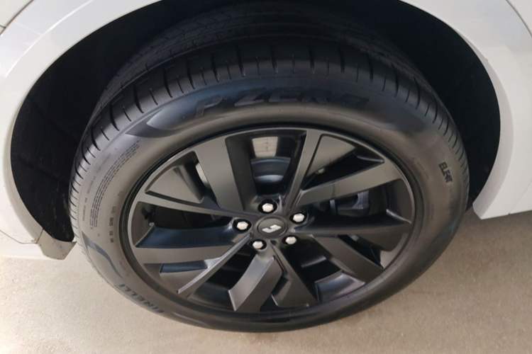 Used Li Auto L7 2023 Air model Right Rear Wheel Hub