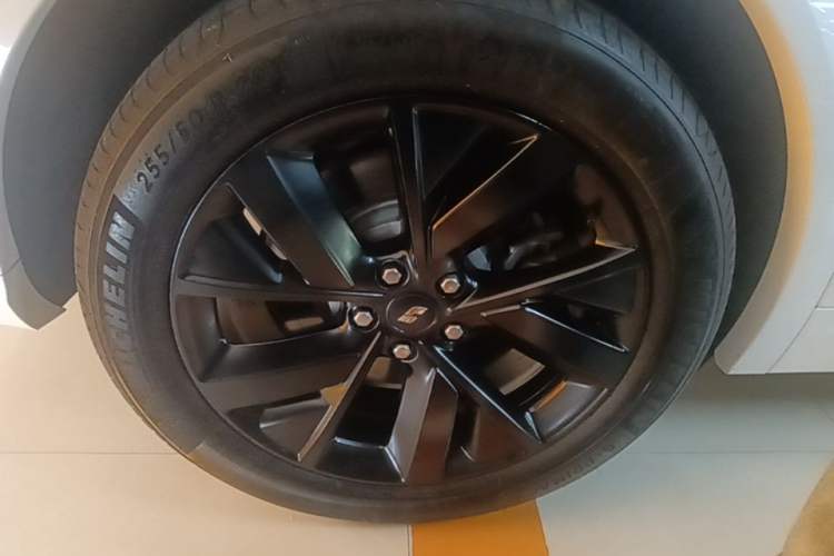 Used Li Auto L7 2023 Pro Model Right Rear Wheel Hub