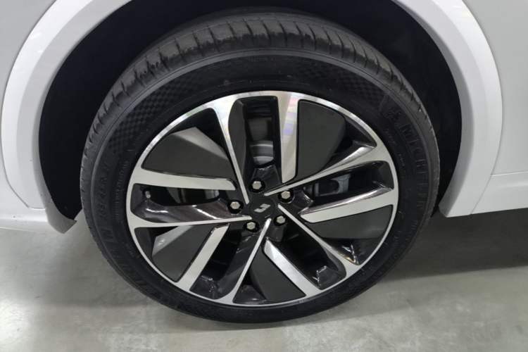 Used Li Auto L7 2023 Air model Right Rear Wheel Hub
