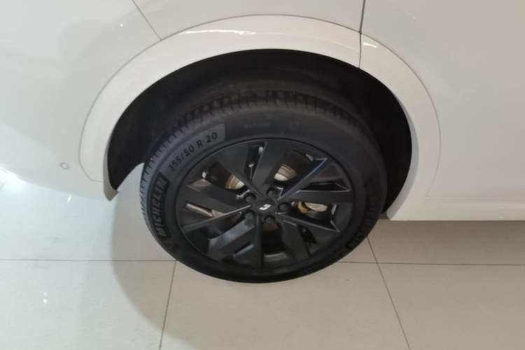 Used Li Auto L7 2023 Max model Right Rear Wheel Hub