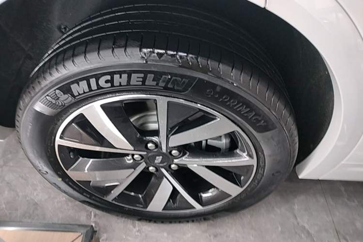 Used Li Auto L7 2023 Pro Model Right Rear Wheel Hub