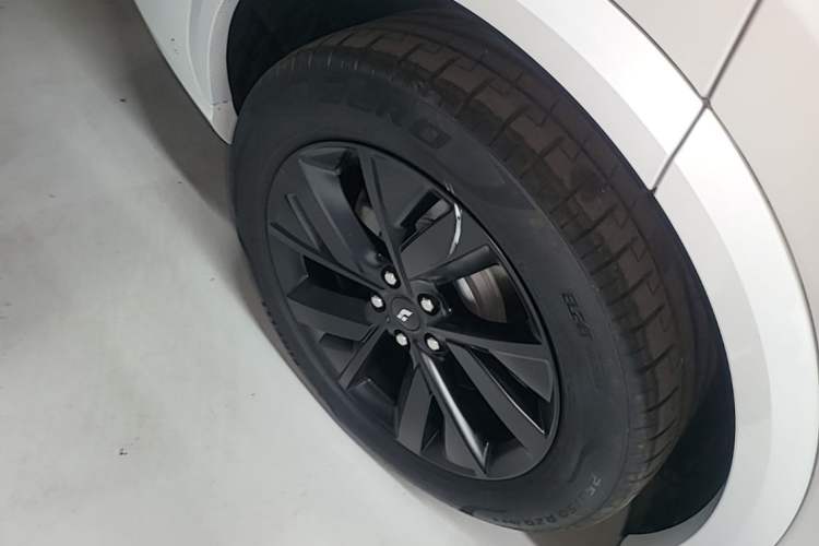 Used Li Auto L7 2023 Max model Right Rear Wheel Hub