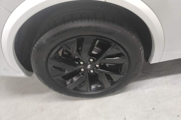 Used Li Auto L7 2023 Pro Model Right Rear Wheel Hub