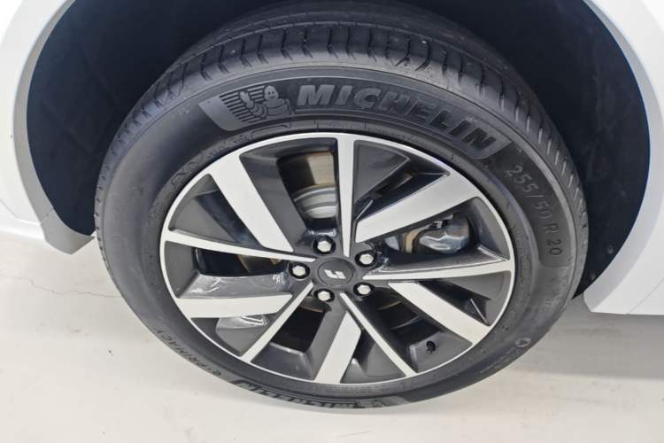 Used Li Auto L7 2023 Max model Right Rear Wheel Hub