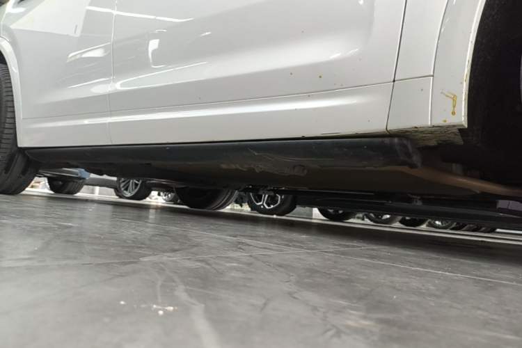Used Li Auto L7 2023 Max model Right Side Sill