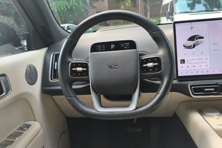 Used Li Auto L7 2023 Pro Model Steering Wheel