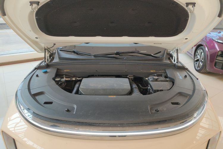 Used Li Auto L7 2023 Pro Model Engine Bay