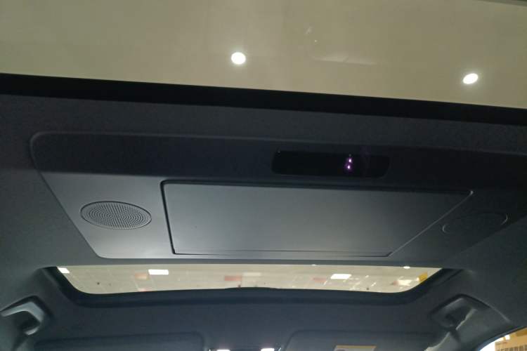 Used Li Auto L7 2023 Max model Headliner