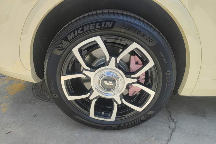Used Li Auto L7 2023 Air model Right Rear Wheel Hub