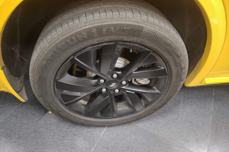 Used Li Auto L7 2023 Pro Model Right Rear Wheel Hub