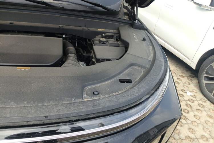 Used Li Auto L7 2024 Pro Model Engine Bay Left