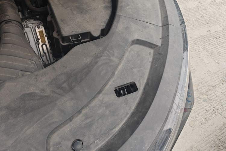 Used Li Auto L7 2024 MAX Model Engine Bay Left