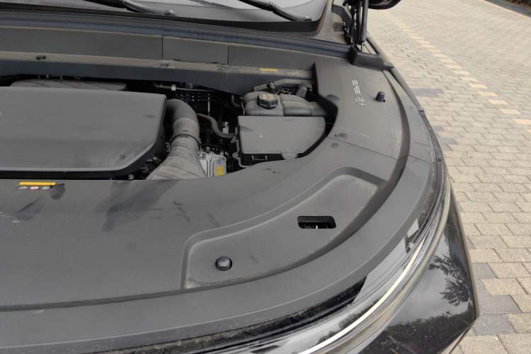 Used Li Auto L7 2024 Pro Model Engine Bay Left