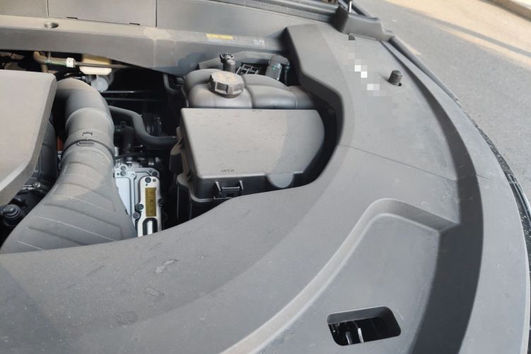 Used Li Auto L7 2024 Ultra Model Engine Bay Left