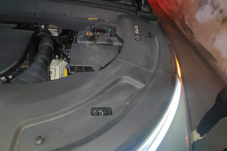 Used Li Auto L7 2024 Ultra Model Engine Bay Left