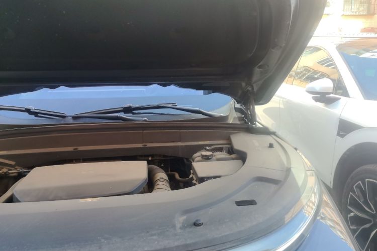 Used Li Auto L7 2024 Pro Model Engine Bay Left