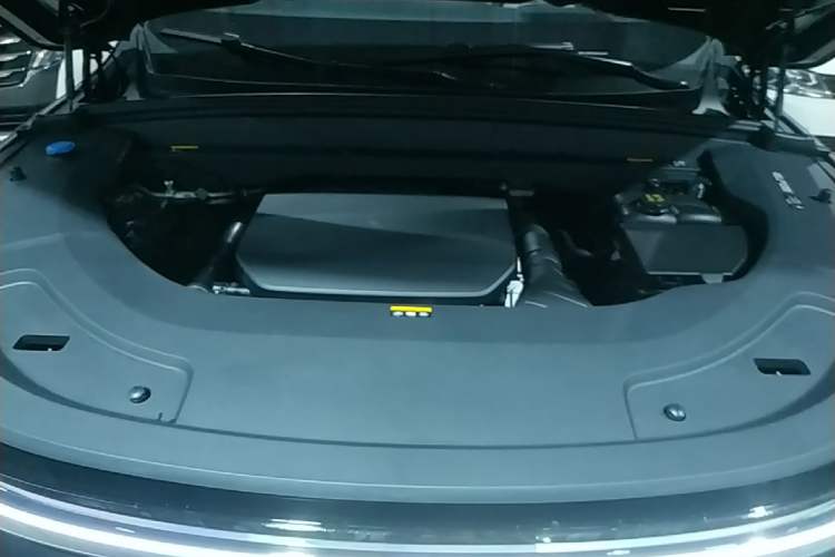 Used Li Auto L7 2024 Ultra Model Engine Bay
