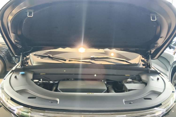 Used Li Auto L7 2024 Pro Model Engine Bay