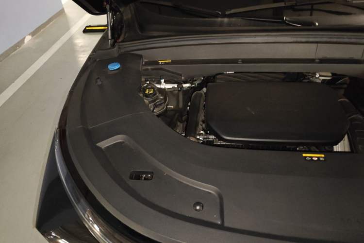 Used Li Auto L7 2024 MAX Model Engine Bay Right