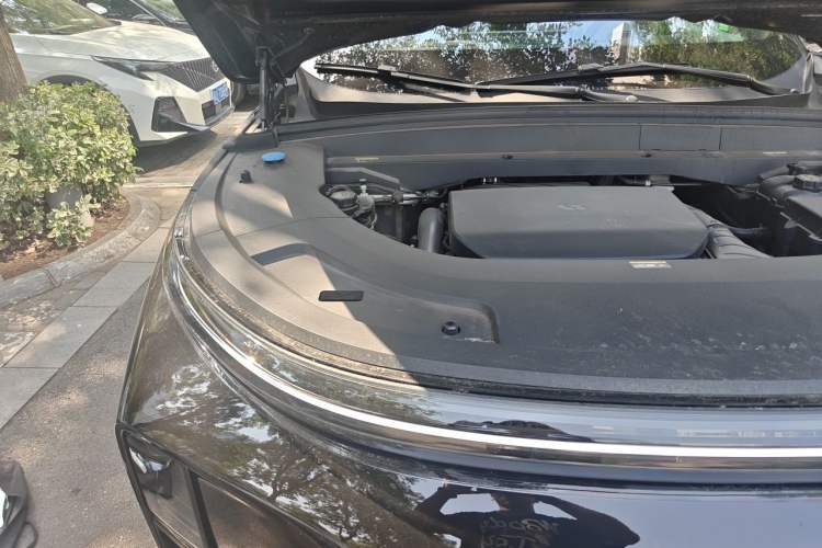 Used Li Auto L7 2024 Ultra Model Engine Bay Right