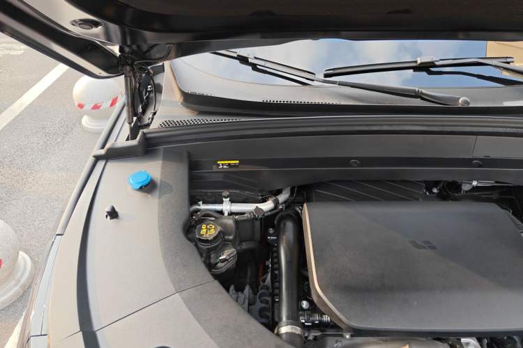 Used Li Auto L7 2024 MAX Model Engine Bay Right