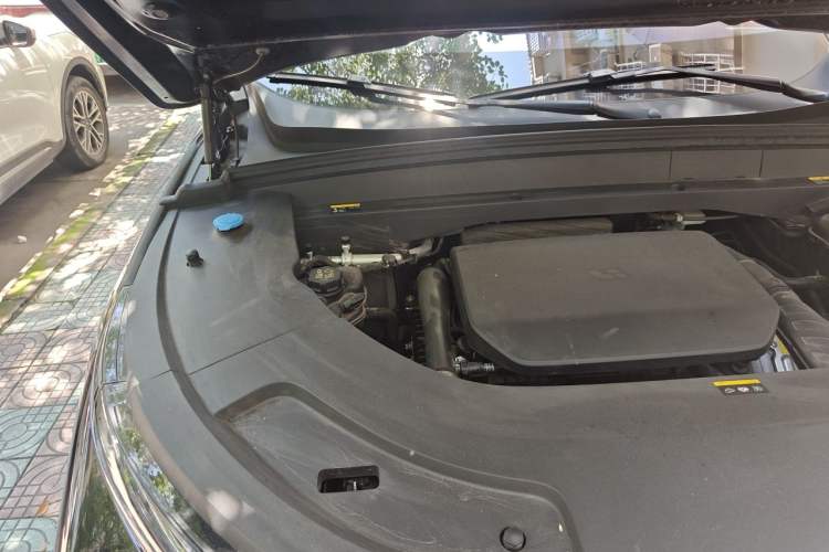 Used Li Auto L7 2024 Pro Model Engine Bay Right