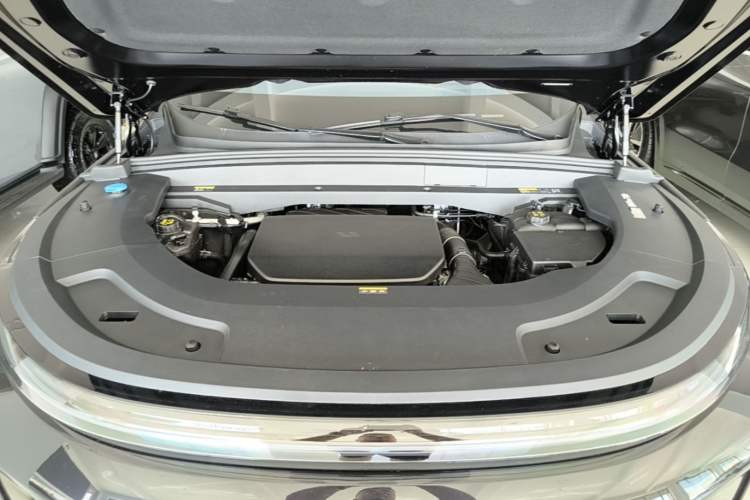 Used Li Auto L7 2024 Pro Model Engine Bay