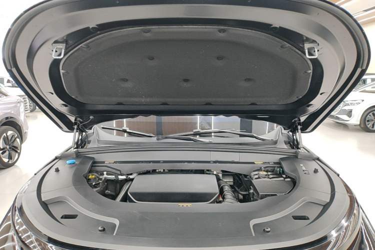 Used Li Auto L7 2024 Pro Model Engine Bay