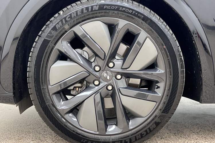 Used Li Auto L7 2024 MAX Model Exterior 2