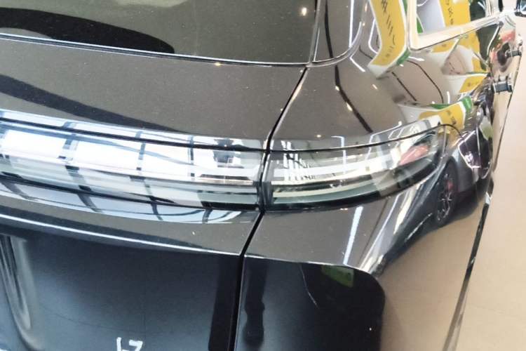 Used Li Auto L7 2024 Pro Model Exterior 3