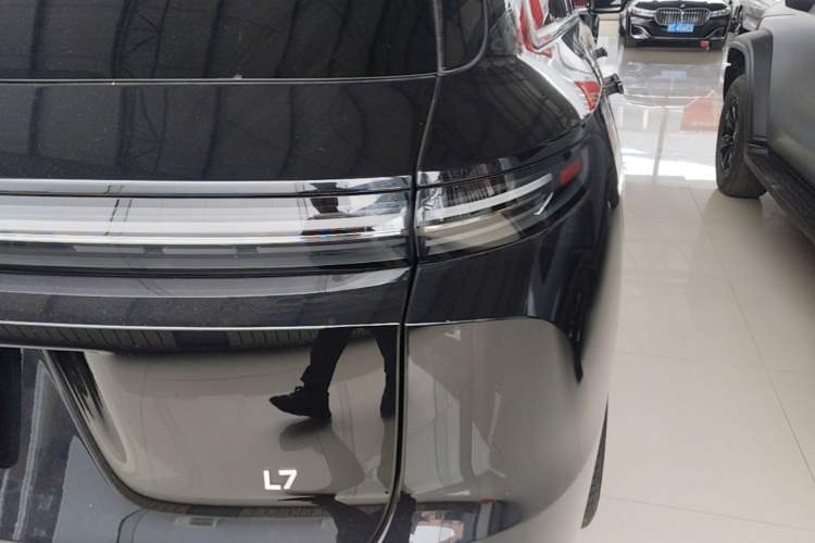 Used Li Auto L7 2024 Ultra Model Exterior 3
