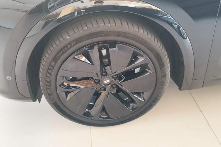 Used Li Auto L7 2024 Pro Model Exterior 4