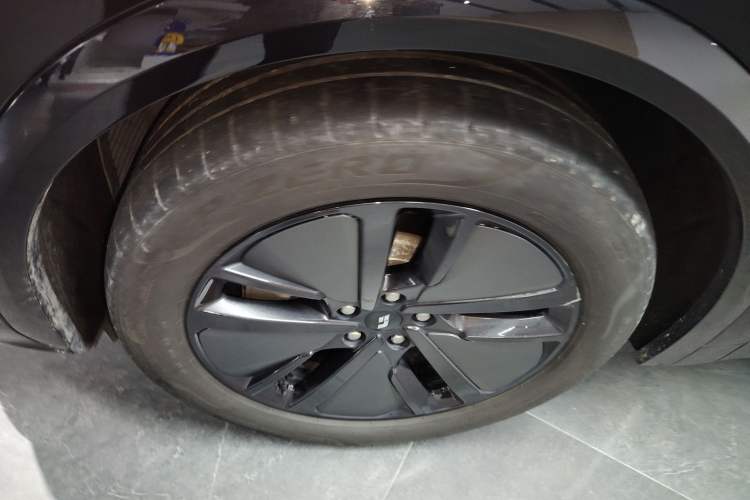 Used Li Auto L7 2024 Pro Model Exterior 4