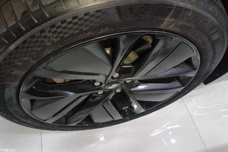 Used Li Auto L7 2024 Pro Model Exterior 4