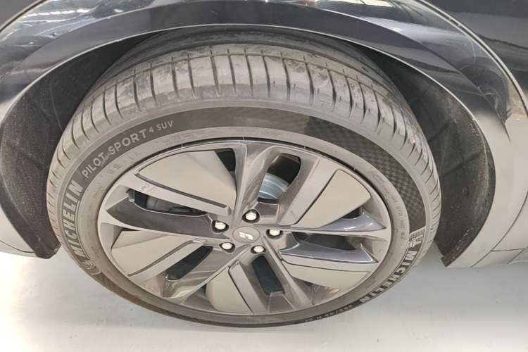 Used Li Auto L7 2024 MAX Model Exterior 4
