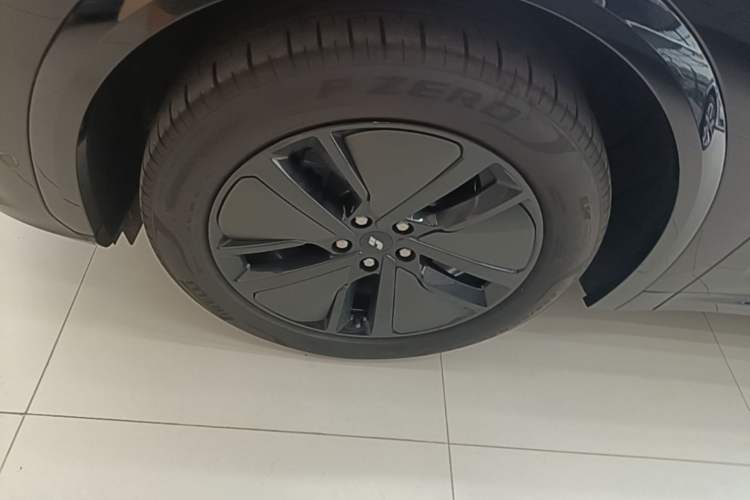 Used Li Auto L7 2024 Pro Model Exterior 4