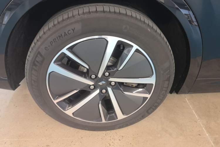 Used Li Auto L7 2024 Pro Model Exterior 5