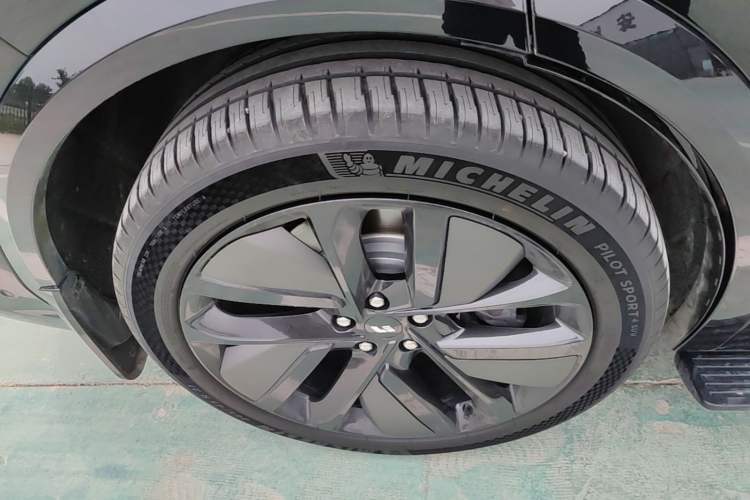 Used Li Auto L7 2024 Ultra Model Exterior 5