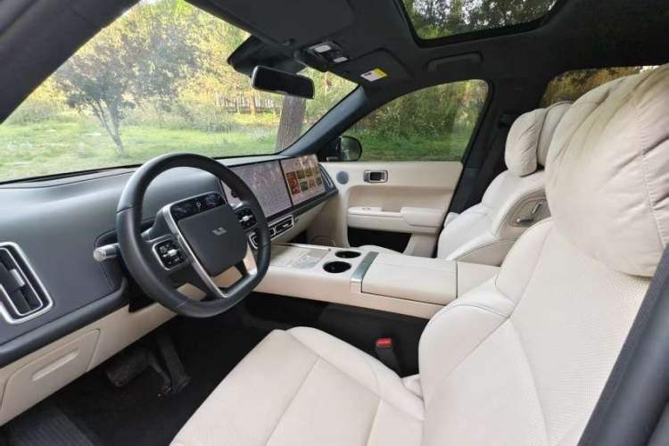 Used Li Auto L7 2024 Pro Model Interior 1