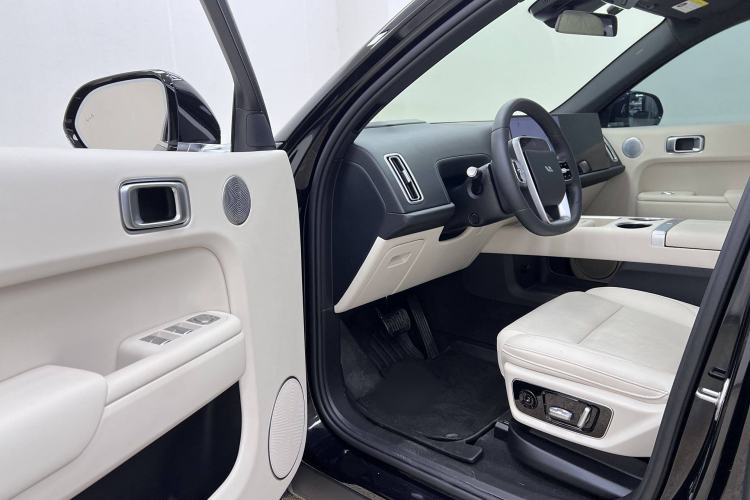 Used Li Auto L7 2024 MAX Model Interior 2