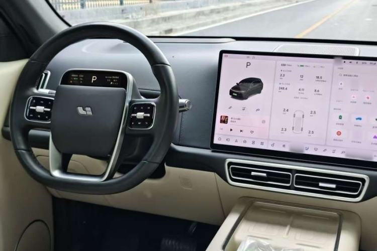 Used Li Auto L7 2024 Pro Model Interior 4