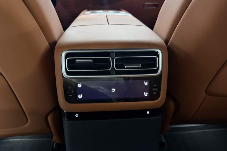 Used Li Auto L7 2024 MAX Model Interior 8
