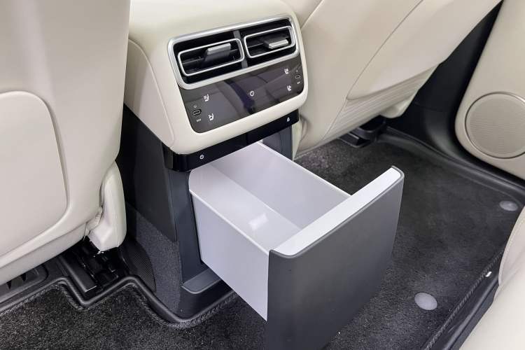Used Li Auto L7 2024 MAX Model Interior 8