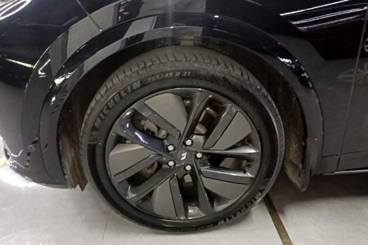 Used Li Auto L7 2024 Ultra Model Left Front Wheel Hub