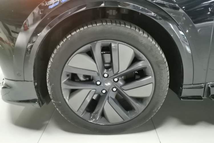 Used Li Auto L7 2024 Pro Model Left Front Wheel Hub