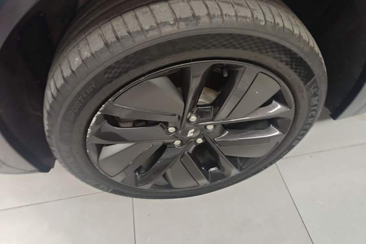 Used Li Auto L7 2024 Ultra Model Left Front Wheel Hub